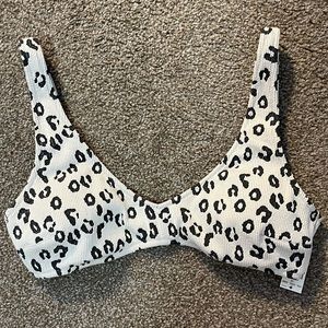 NWT Aerie ribbed cheetah print bikini top size large.